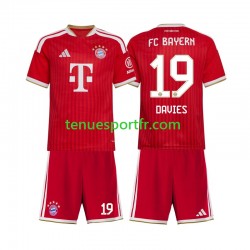 Kit Enfant Maillot Domicile Bayern Munich Alphonso Davies 19 2026-2027 à Manches Courtes