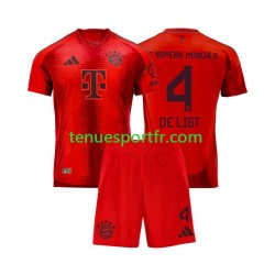 Kit Enfant Maillot Domicile Bayern Munich Matthijs de Ligt 4 2024-2025 Rouge à Manches Courtes