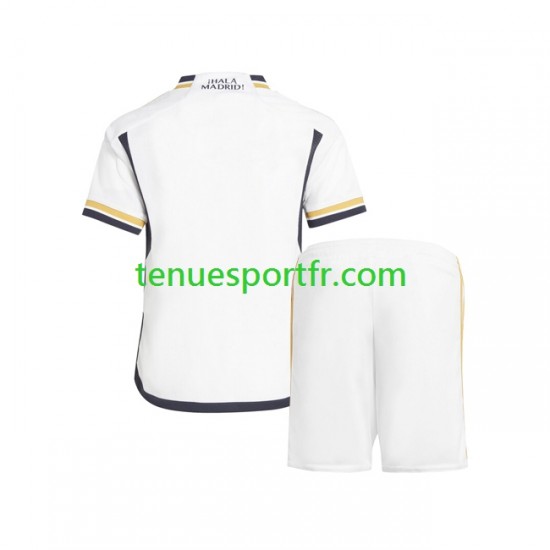 Kit Enfant Maillot Domicile Real Madrid 2023-2024 à Manches Courtes